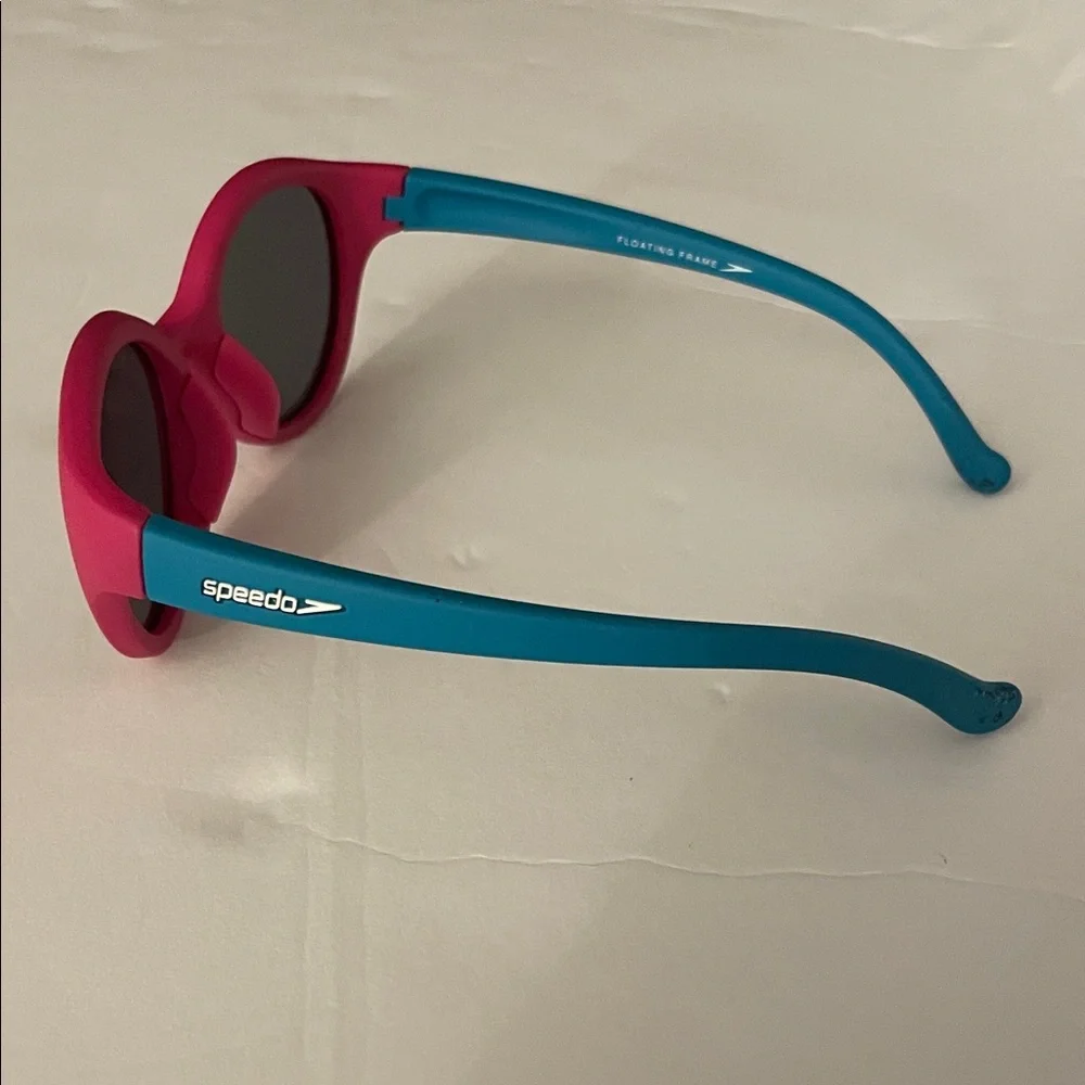 Speedo Vibrant Pink and Blue Sunglasses. Polarized lens, floating frame, age 3